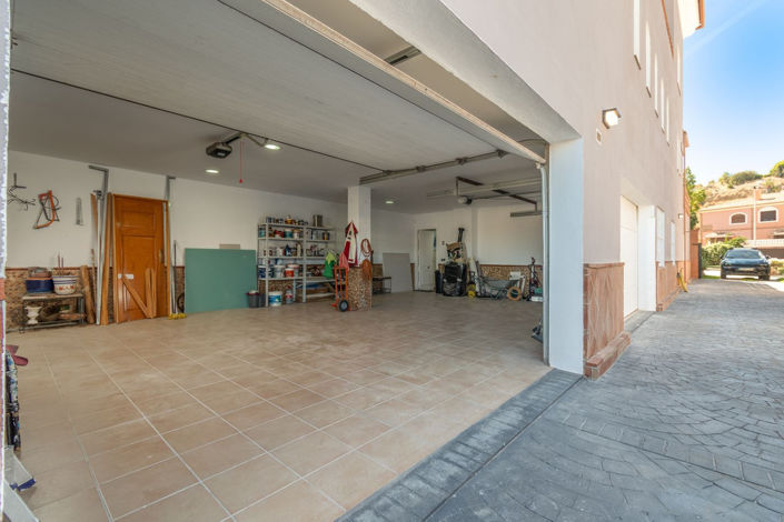 Image No.51-5 Bed Villa for sale