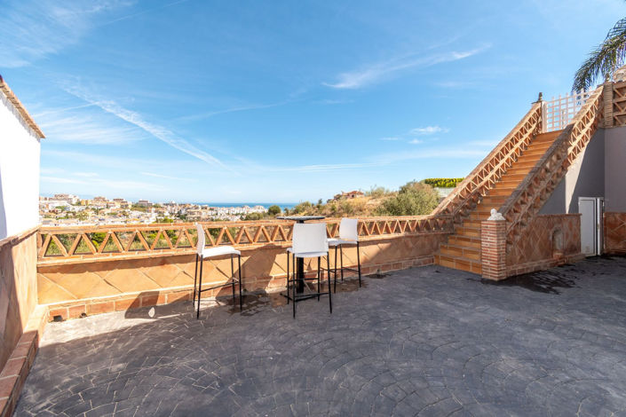 Image No.55-5 Bed Villa for sale