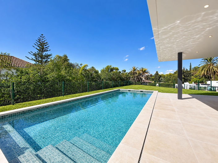 Image No.2-5 Bed Villa for sale