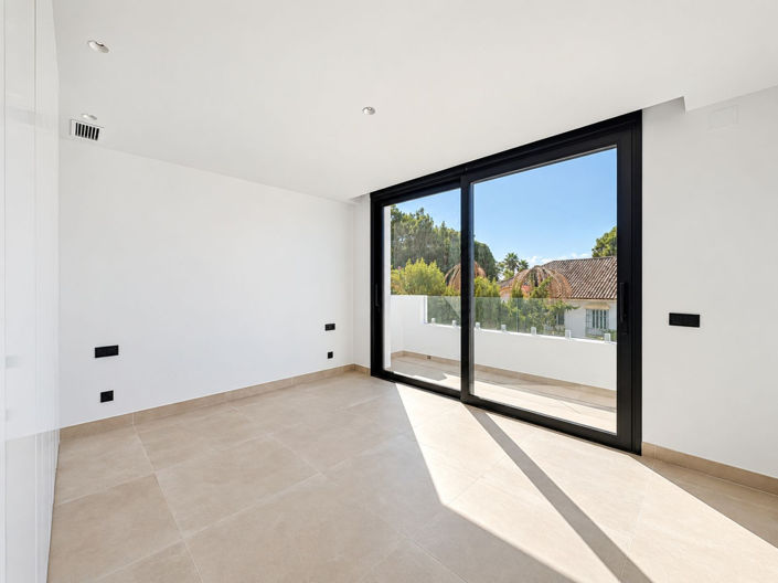 Image No.24-5 Bed Villa for sale