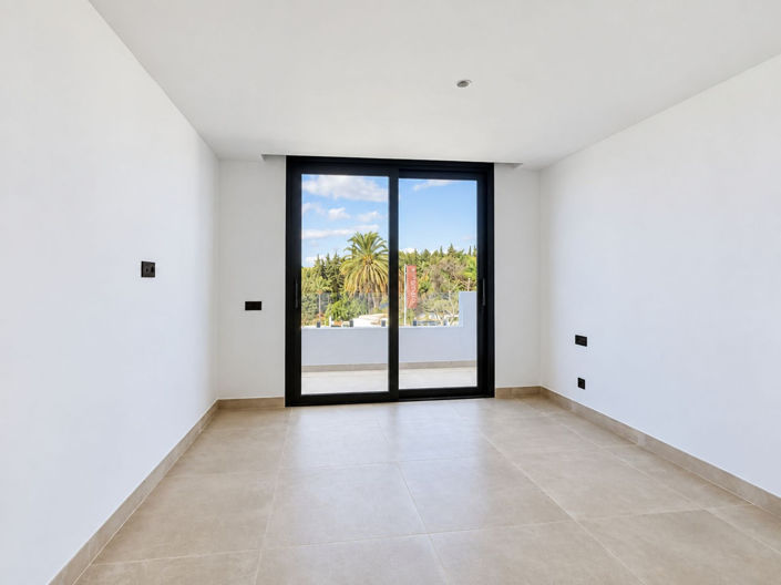 Image No.25-5 Bed Villa for sale