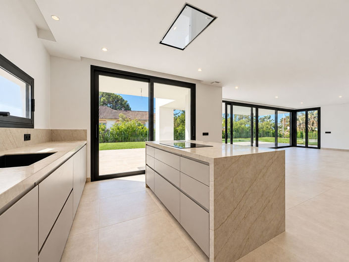 Image No.3-5 Bed Villa for sale