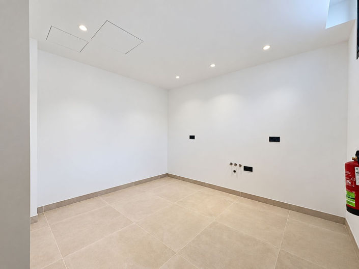 Image No.41-5 Bed Villa for sale