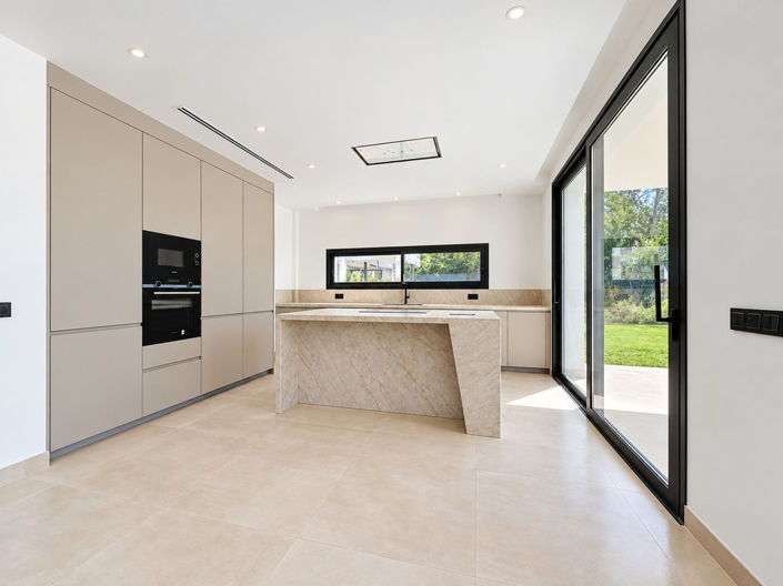 Image No.6-5 Bed Villa for sale