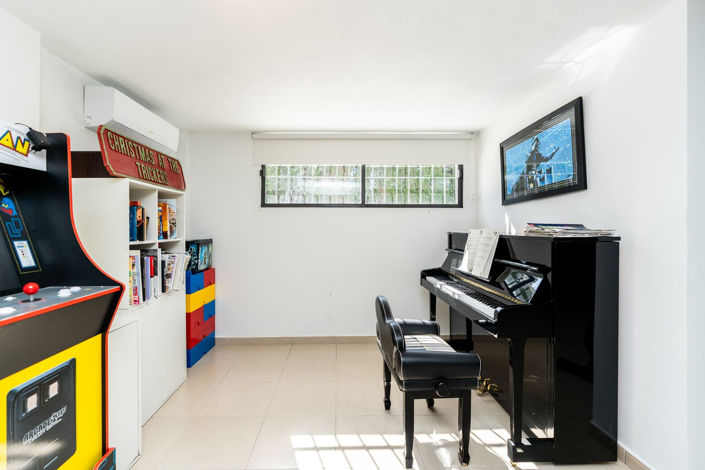 Image No.25-5 Bed Villa for sale
