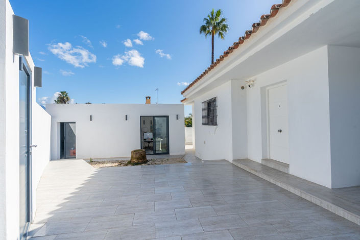 Image No.6-5 Bed Villa for sale