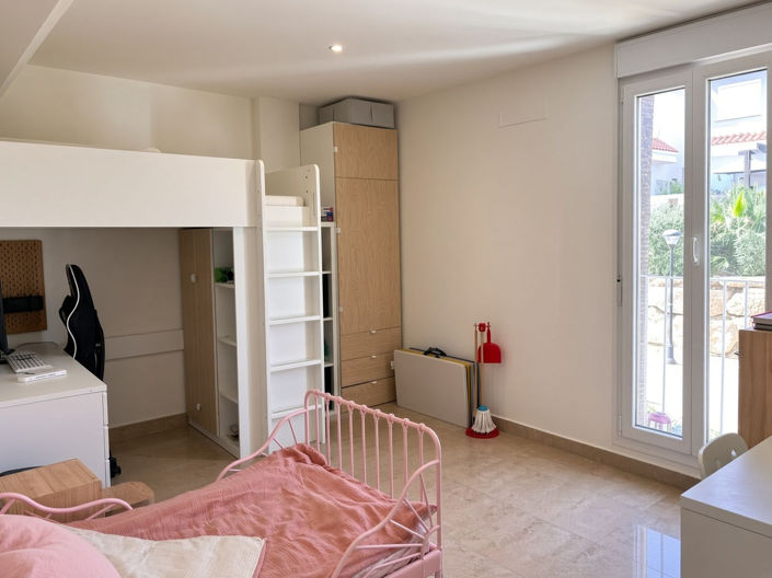 Image No.26-3 Bed Apartment for sale