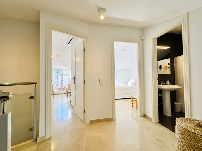Image No.10-3 Bed Apartment for sale
