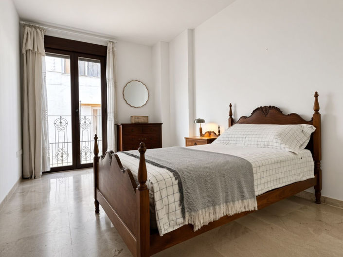 Image No.12-3 Bed Apartment for sale