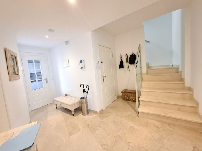Image No.17-3 Bed Apartment for sale
