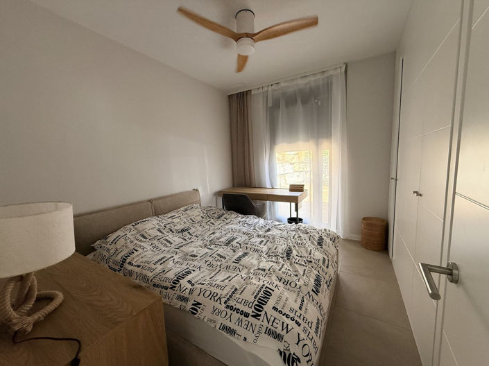 Image No.17-4 Bed Semi-Detached for sale