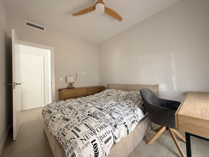 Image No.18-4 Bed Semi-Detached for sale