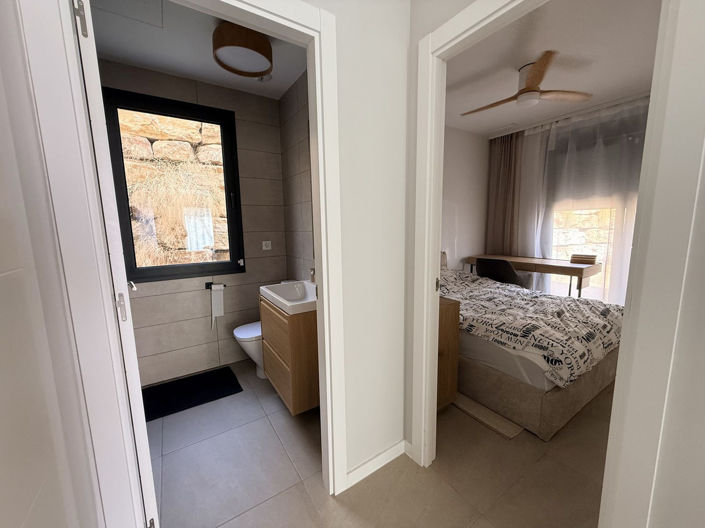 Image No.19-4 Bed Semi-Detached for sale