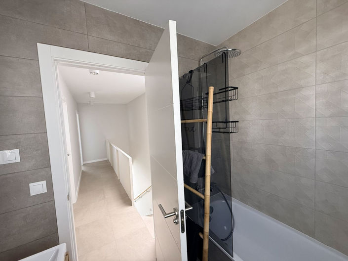 Image No.24-4 Bed Semi-Detached for sale