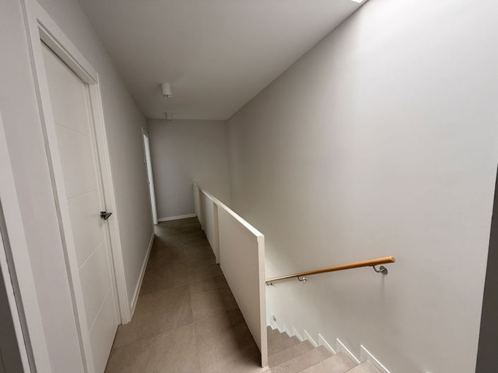 Image No.25-4 Bed Semi-Detached for sale