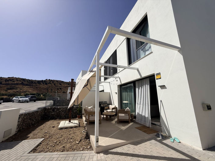 Image No.3-4 Bed Semi-Detached for sale