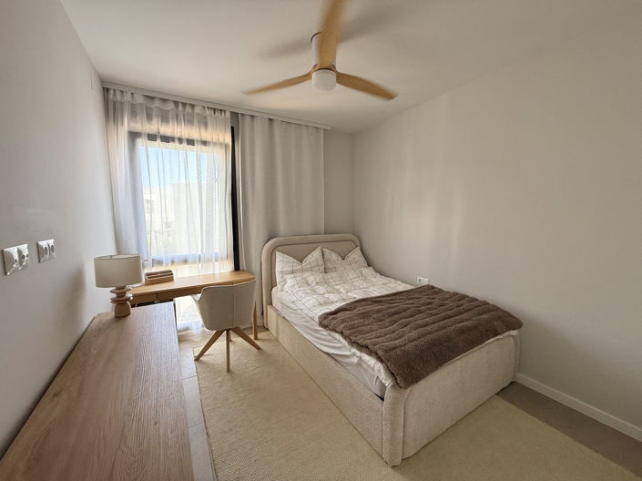 Image No.34-4 Bed Semi-Detached for sale