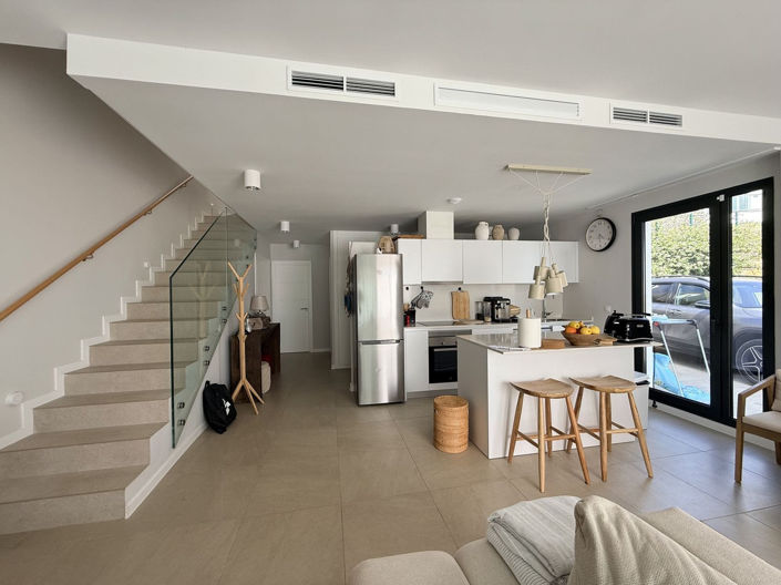 Image No.6-4 Bed Semi-Detached for sale