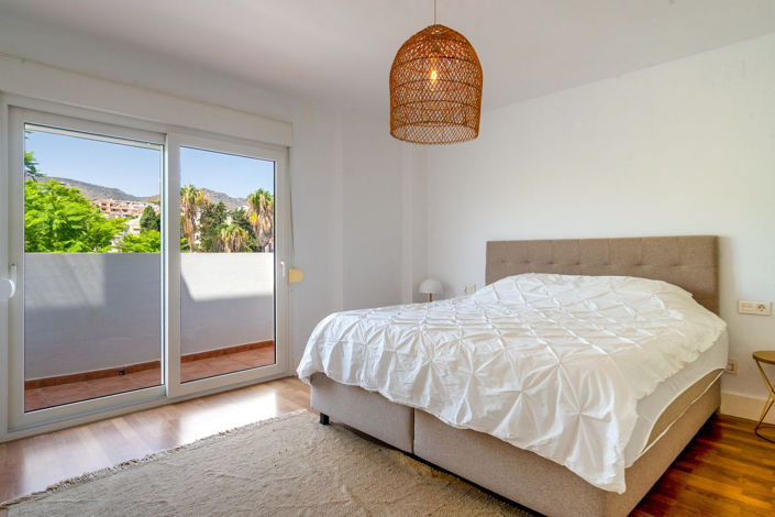 Image No.19-4 Bed Apartment for sale