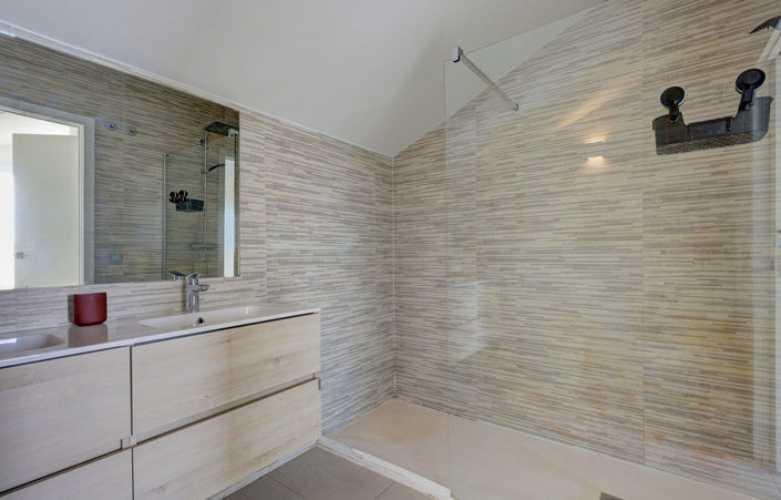 Image No.11-3 Bed Apartment for sale