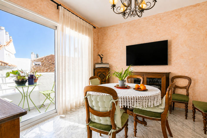 Image No.17-4 Bed Apartment for sale