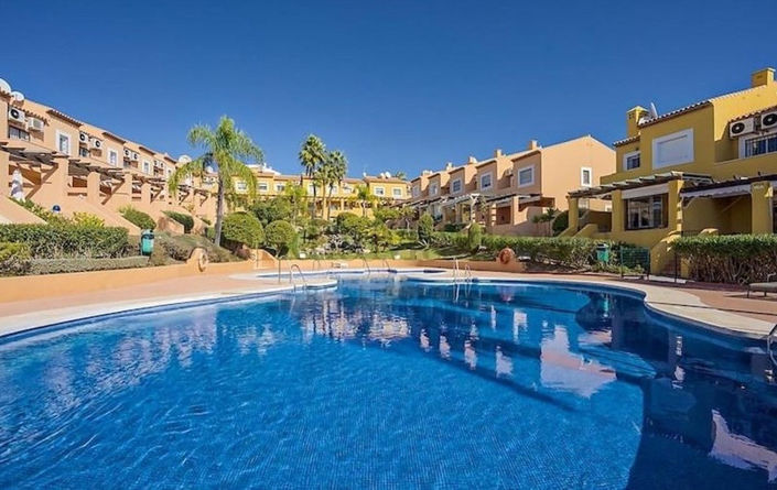 Image No.24-3 Bed Townhouse for sale