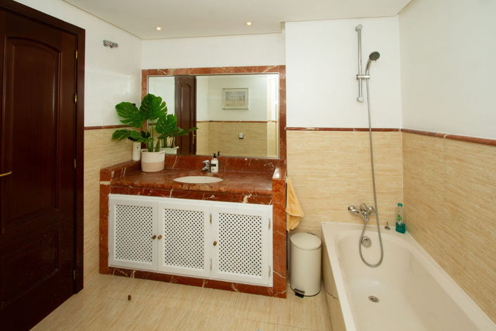 Image No.19-3 Bed Apartment for sale
