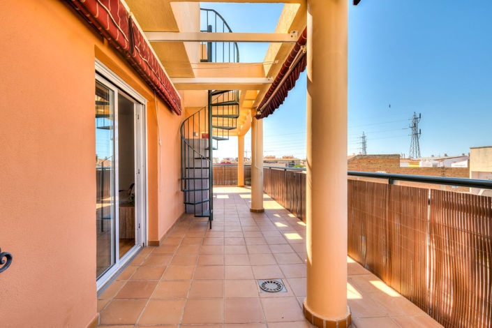 Image No.20-2 Bed Apartment for sale
