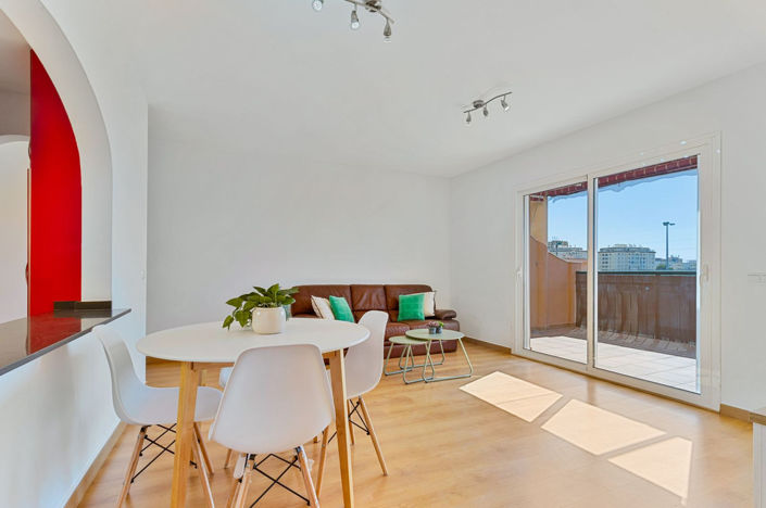Image No.8-2 Bed Apartment for sale