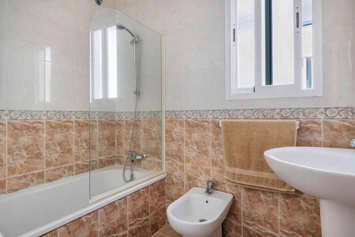 Image No.21-3 Bed Apartment for sale