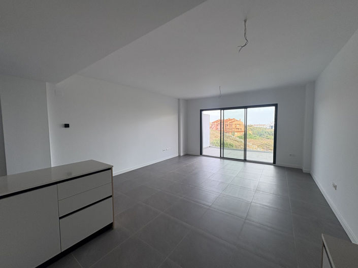 Image No.22-3 Bed Apartment for sale