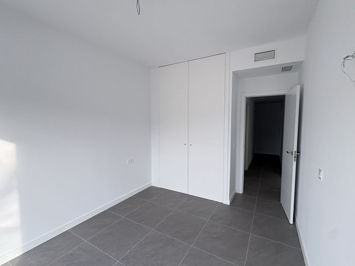 Image No.24-3 Bed Apartment for sale