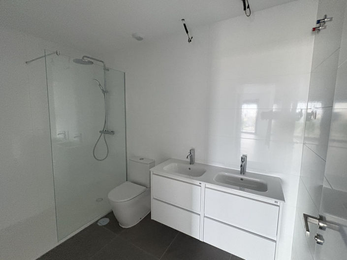 Image No.25-3 Bed Apartment for sale