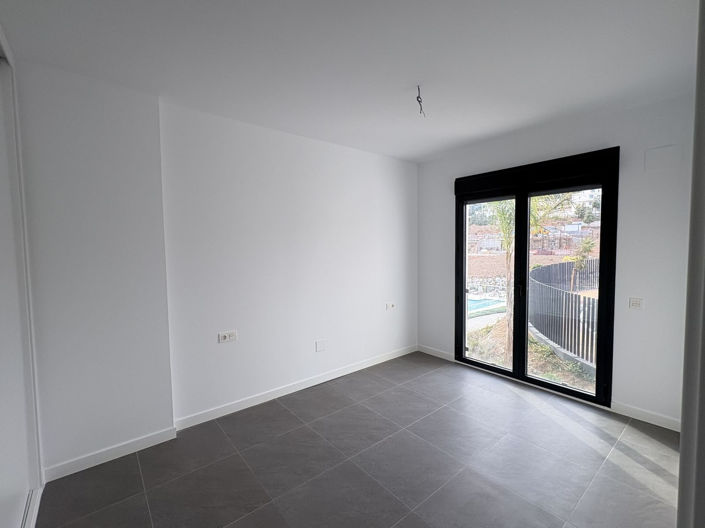 Image No.27-3 Bed Apartment for sale