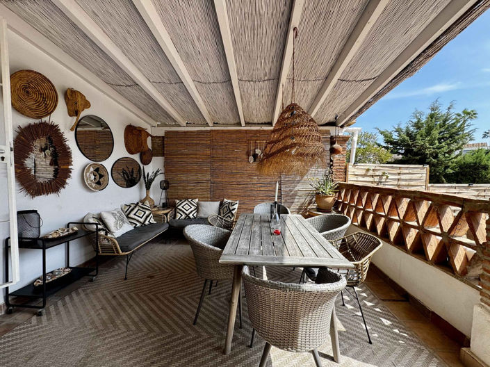 Image No.18-2 Bed Townhouse for sale