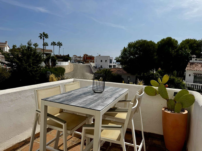 Image No.32-2 Bed Townhouse for sale