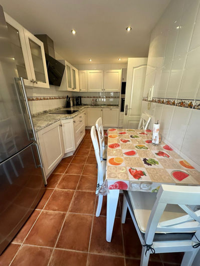 Image No.12-3 Bed Semi-Detached for sale