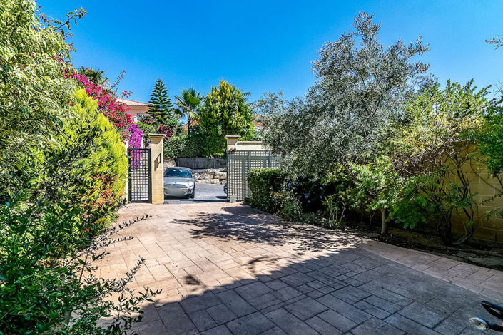Image No.22-4 Bed Semi-Detached for sale