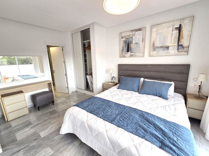 Image No.10-4 Bed Semi-Detached for sale