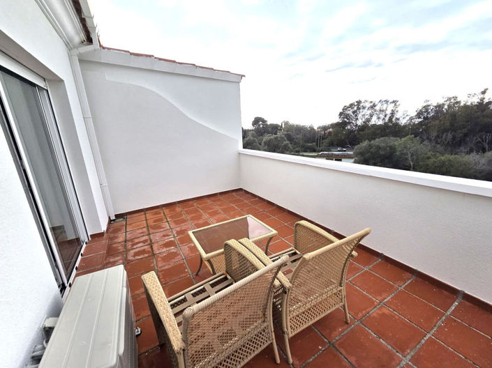 Image No.18-4 Bed Semi-Detached for sale
