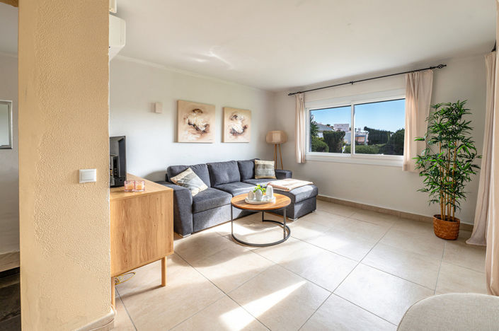 Image No.2-2 Bed Townhouse for sale