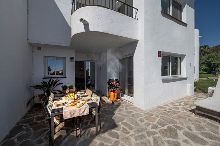 Image No.20-2 Bed Townhouse for sale