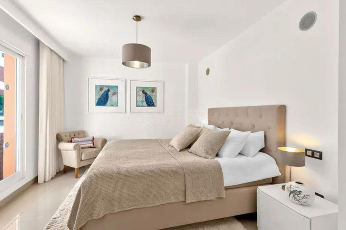 Image No.18-3 Bed Apartment for sale