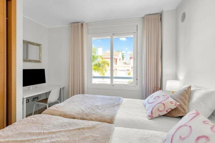 Image No.19-3 Bed Apartment for sale