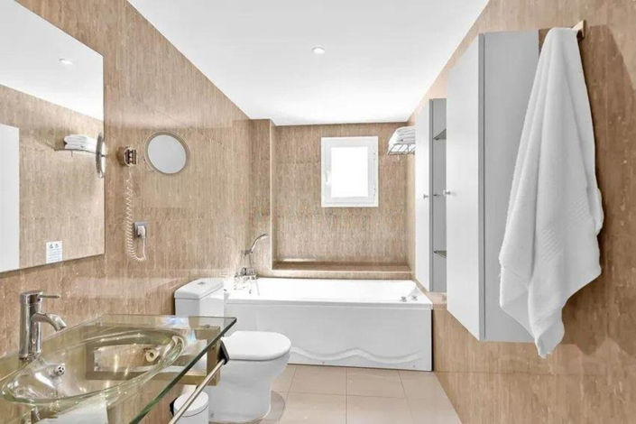 Image No.22-3 Bed Apartment for sale