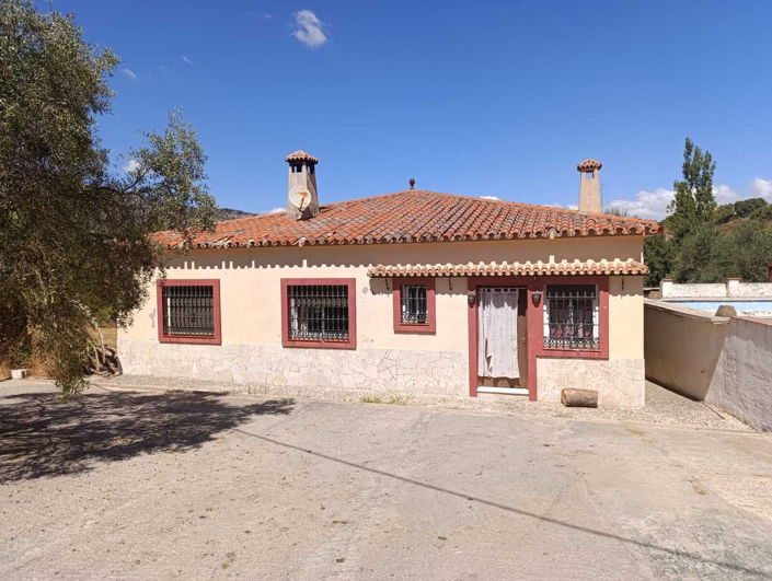 Image No.2-4 Bed Villa for sale