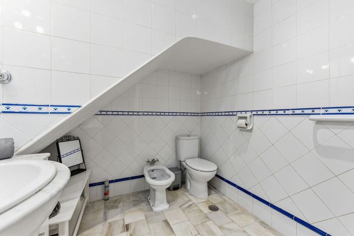 Image No.10-2 Bed Townhouse for sale