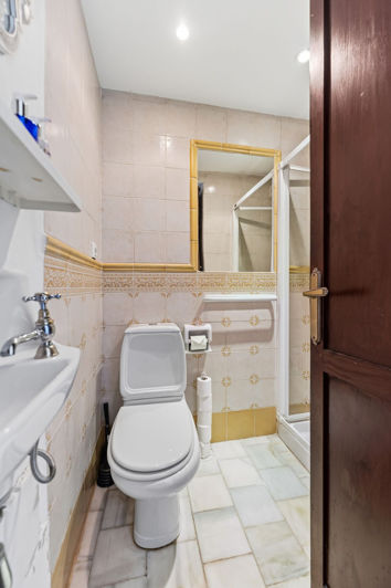 Image No.29-2 Bed Townhouse for sale