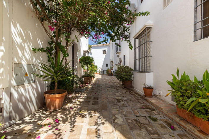 Image No.33-2 Bed Townhouse for sale