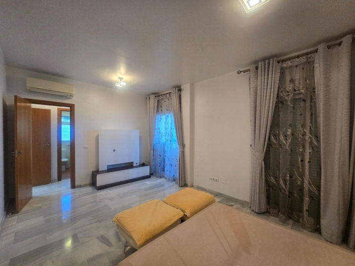 Image No.19-3 Bed Villa for sale